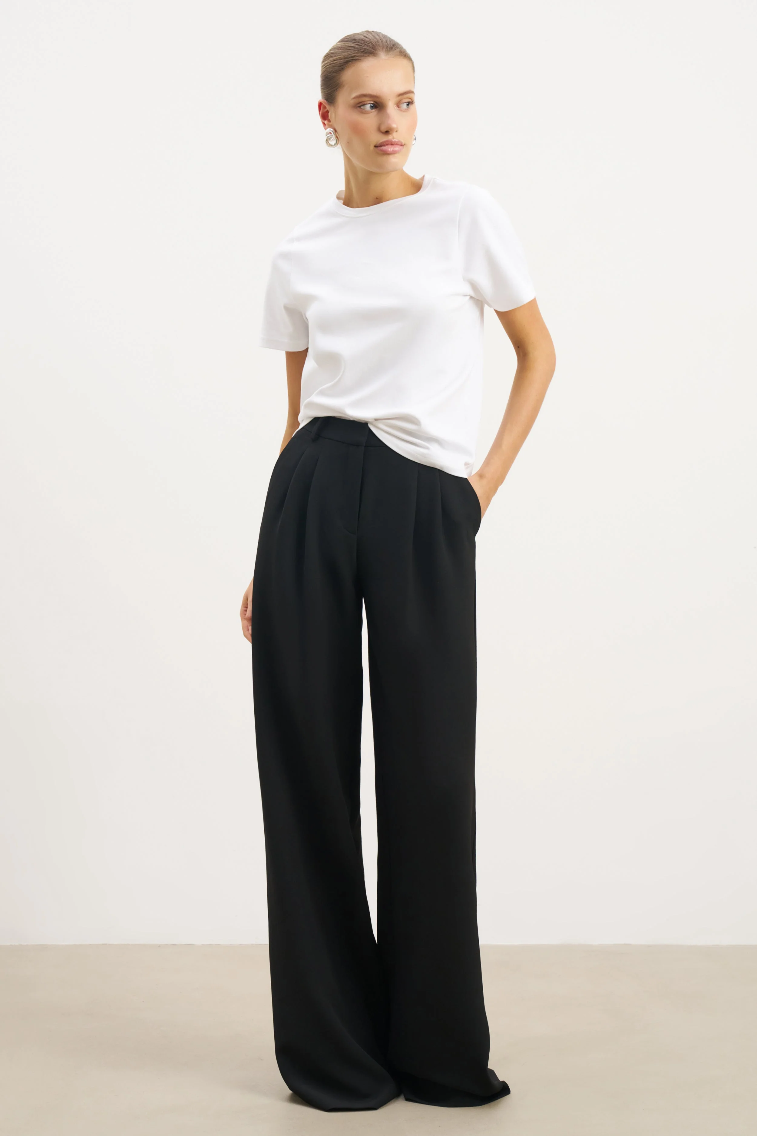 Classic Regular T Shirt - White - Image 2